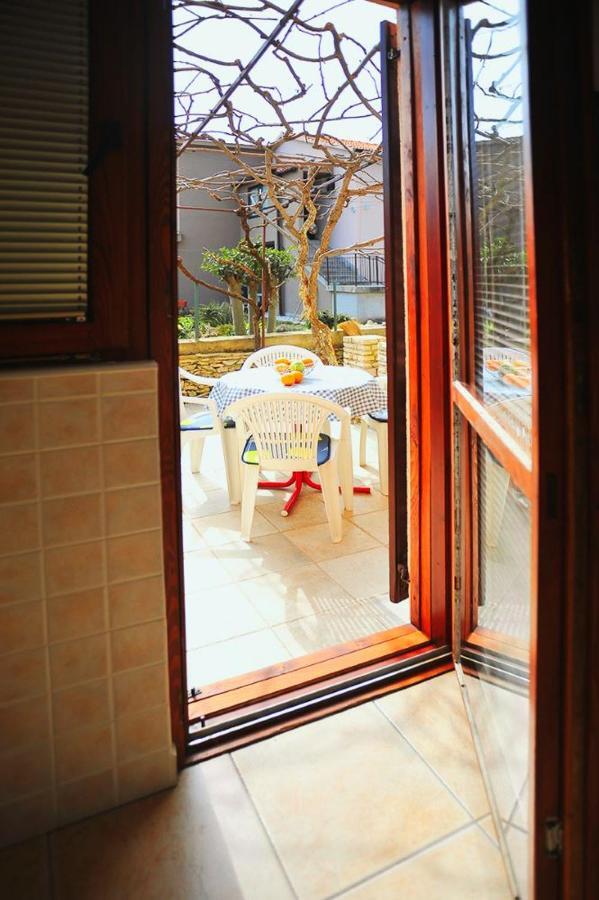 Apartmani Anita Medulin Buitenkant foto